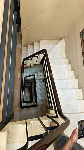 CHO THUÊ NHÀ NGUYÊN CĂN 260M² HẺM CMT8 QUẬN 10 – 5 PHÒNG – SÂN THƯỢNG 