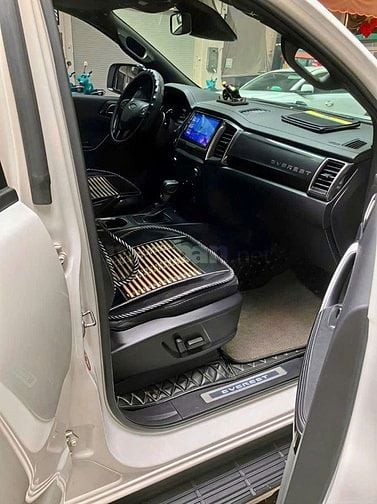 Ford Everest bản Titanium full 2 cầu SX 2019
