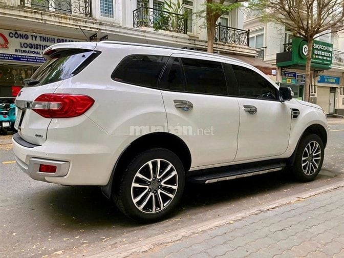 Ford Everest bản Titanium full 2 cầu SX 2019