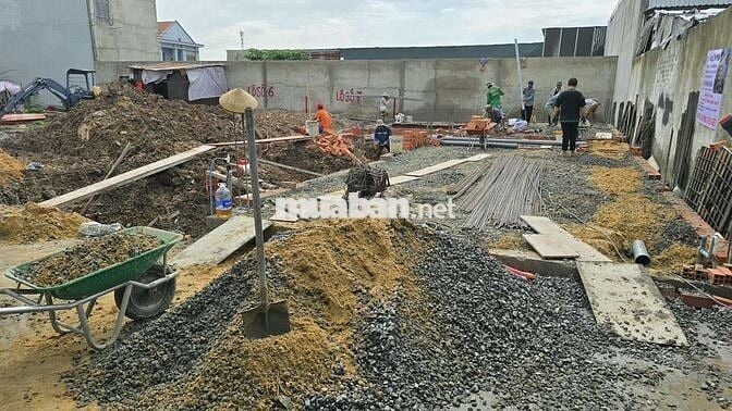 GIA ĐÌNH CẦN BÁN LÔ ĐẤT FULL THÔ CƯ DT:  5 X 20 ĐƯƠNG BÊTÔNG 6M THÔNG