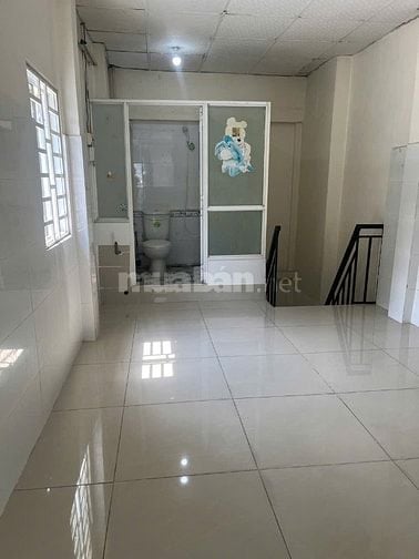 Cho thuê nhà hẻm ô tô Đ. Lò Siêu Q11, Chợ Phú Thọ, Cv Dương Đình Nghệ 