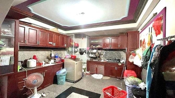 Bán khách sạn MT đường Bờ Bao Tân Thắng gần AeOnMall, 7T nhỉnh 20 tỷ