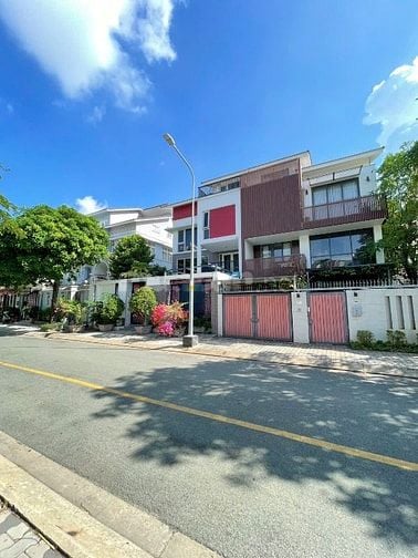 Chính chủ cho thuê BT Phú Mỹ Vạn Phát Hưng nhà đẹp sang trọng gía 55tr