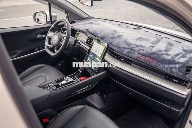 Hyundai Custin 2024 1.5T 30000 km Trắng