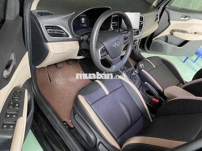 Hyundai Accent Số sàn Đen