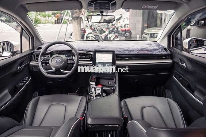 Hyundai Custin 2024 1.5T 30000 km Trắng