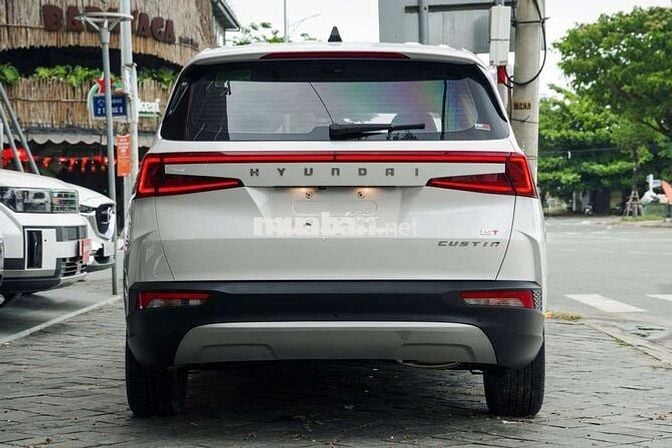 Hyundai Custin 2024 1.5T 30000 km Trắng