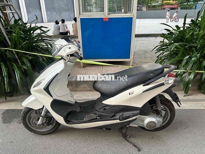 Piaggio Fly ie phu xăng điện tử