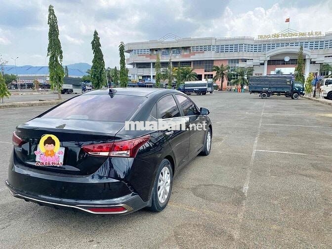 Hyundai Accent Số sàn Đen