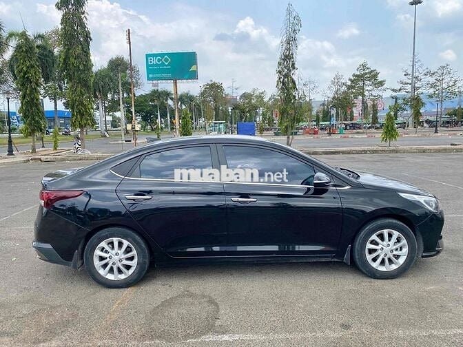 Hyundai Accent Số sàn Đen
