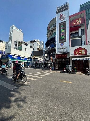 MẶT TIỀN CỐNG QUỲNH – TRUNG TÂM P. BẾN THÀNH. Q1 –HĐ THUÊ SẴN 75 TRIỆU