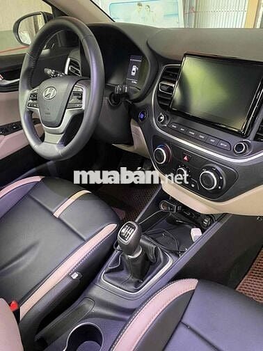 Hyundai Accent Số sàn Đen