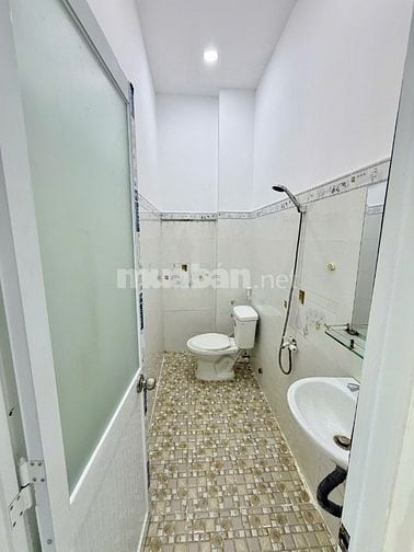BÁN NHÀ GẦN HÓC MÔN ĐƯỜNG XE HƠI SÁT CHỢ - GIÁ CHỐT 7XX TRẢ TRƯỚC 700