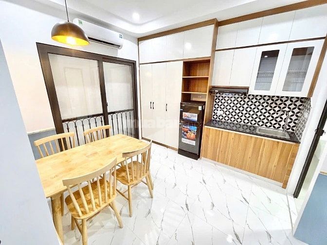 Cho thuê tòa CHDV phố Cự Lộc, Thanh Xuân 95m, 8 tầng.Giá: 130tr/th