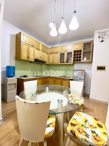 Chung cư Nguyễn Ngọc Phương căn 3p ngủ,100m2 có nội thất,giá 16tr