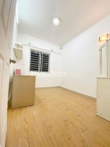 Chung cư Nguyễn Ngọc Phương căn 3p ngủ,100m2 có nội thất,giá 16tr