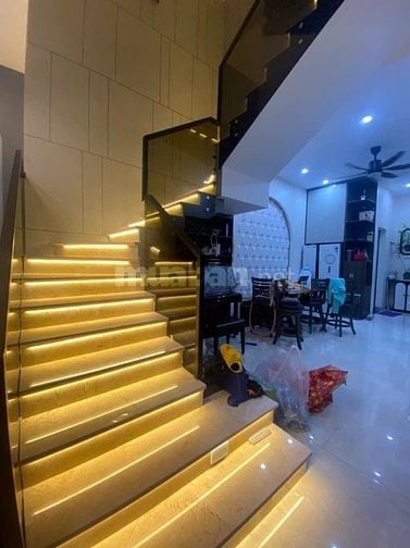 Nguyễn Văn Cừ Long Biên Ô TÔ – 75 M2 – 3 T – MT 5.9 M – Giá 9.9 Tỷ. 