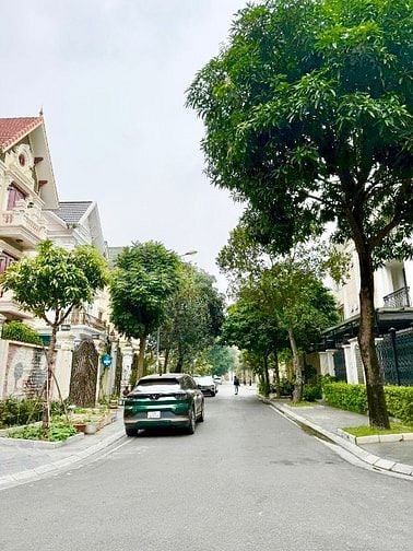 BÁN ĐẤT PHÂN LÔ KHU LÃO THÀNH CÁCH MẠN_215m2_SÁT CÔNG VIÊN_GIÁ 450tr/m