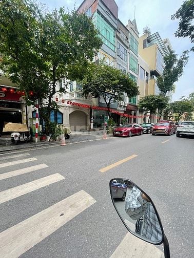Bán Nhà Phân Lô Phố Trần Đại Nghĩa dt 105m2 Mt 8,5m Đg hè oto 38,88ty 
