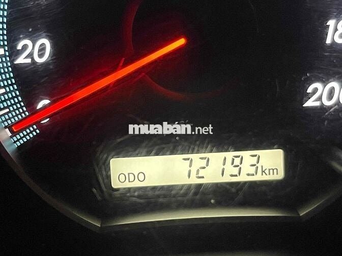 Toyota Innova 2016 Vàng cát 72.000 km