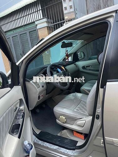 Toyota Innova 2016 Vàng cát 72.000 km