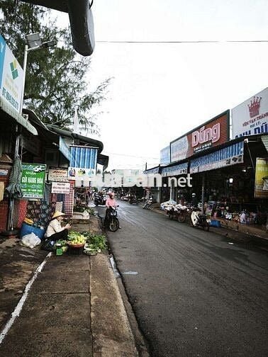 Mặt tiền kinh doanh chợ Thiện Hưng
