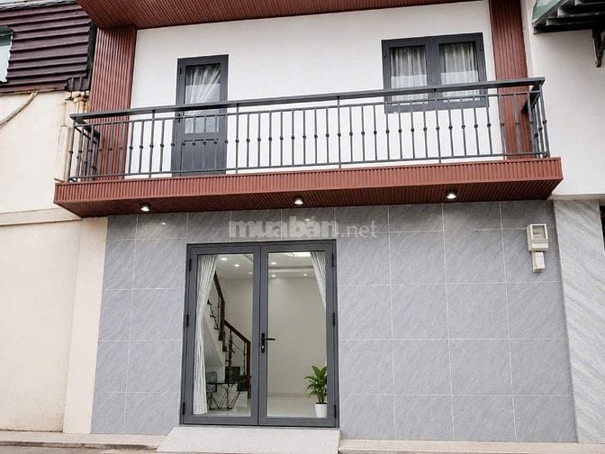 Nhà Tân Thới Hiệp 21, DT: 5.5x 5m, nhà trệt lầu, nhà đẹp vào sẵn ở