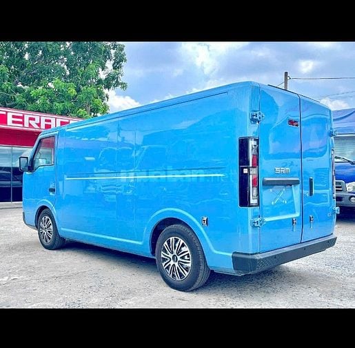Xe tải điện đi 305km 1 lần sạc