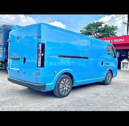 Xe tải điện đi 305km 1 lần sạc