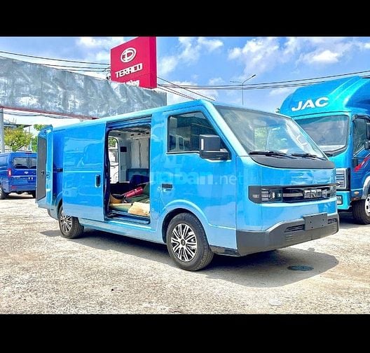 Xe tải điện đi 305km 1 lần sạc