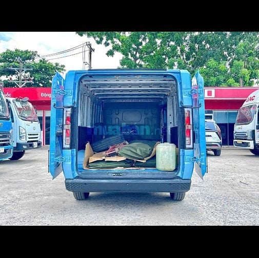 Xe tải điện đi 305km 1 lần sạc