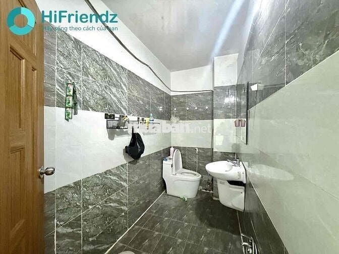 Studio trống sẵn Có cửa sổ và máy lạnh, khoá vân tay toilet riêng