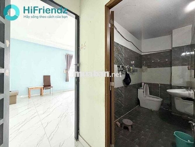 Studio trống sẵn Có cửa sổ và máy lạnh, khoá vân tay toilet riêng