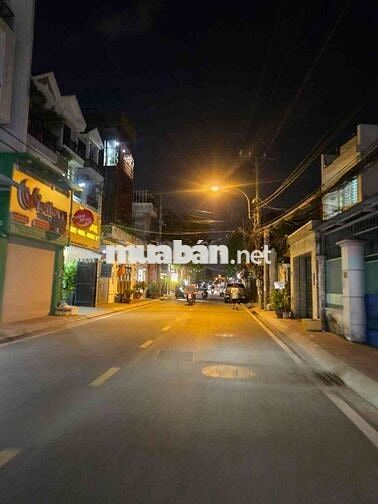 NHÀ Ở HẺM XE HƠI TẬN 3 PHÒNG NGỦ