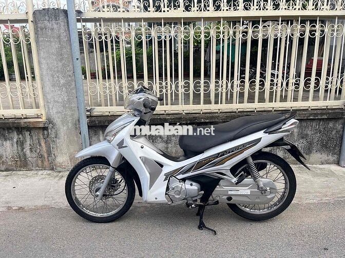 Honda Future 125 bạc trắng