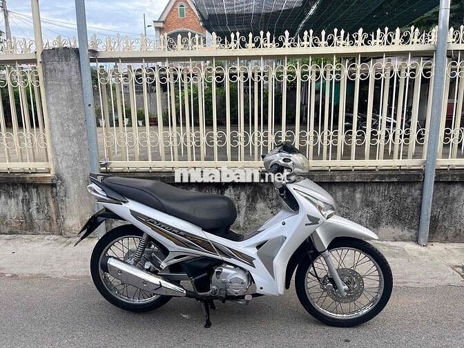 Honda Future 125 bạc trắng