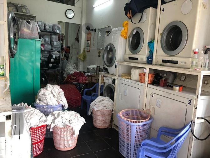 TUYỂN NHÂN VIÊN PHỤ TIỆM GIẶT ỦI - TÂN BÌNH