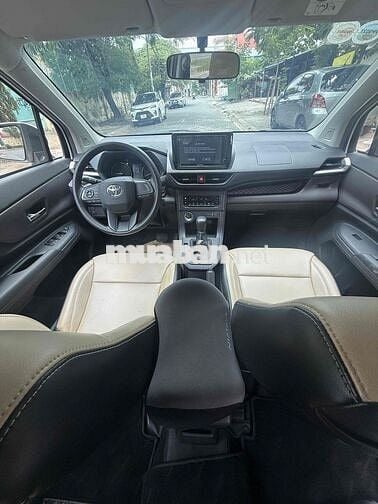 Toyota Avanza Premio 2024