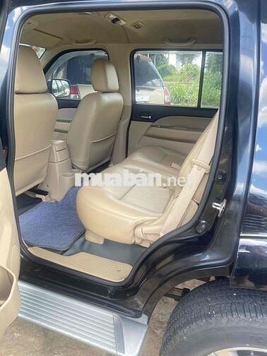 Ford Everest 2011 1 cầu Đen