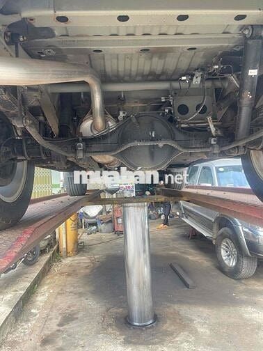 Ford Everest 2011 1 cầu Đen