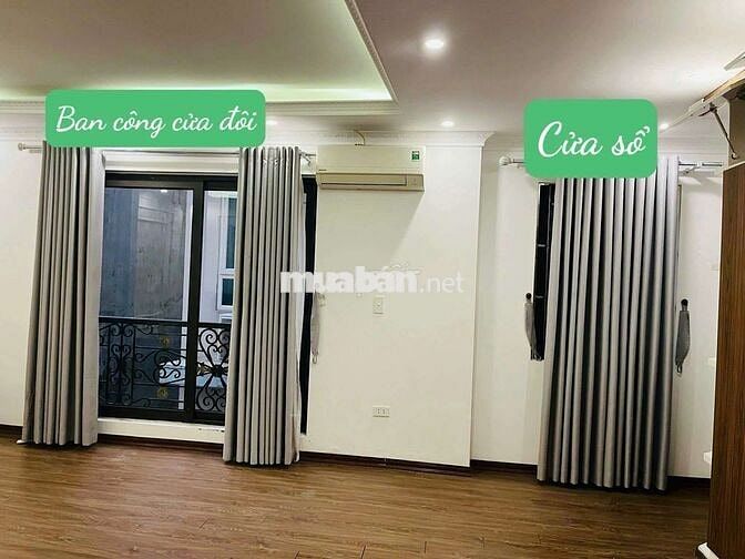 Phòng tầng 3 ngõ 236 khương đình sàn gỗ ban công thoáng