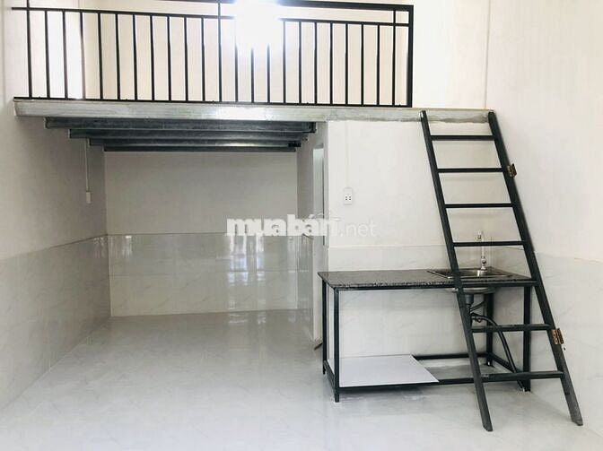 Cho thuê nhà nhỏ mặt tiền cầu vượt Ngã Ba Huế 3 triệu