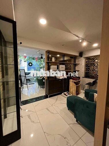 Mặt bằng decor sẵn đẹp gần 150m2 ngay Sân Bay