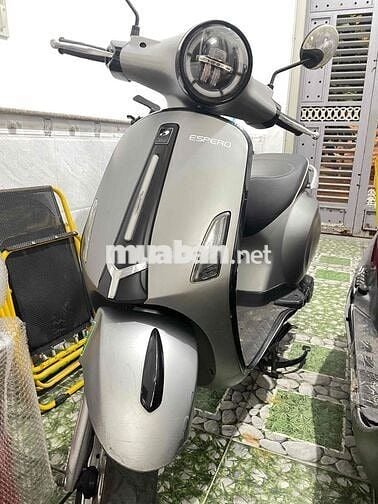 Xe máy điện Esperro Bạc