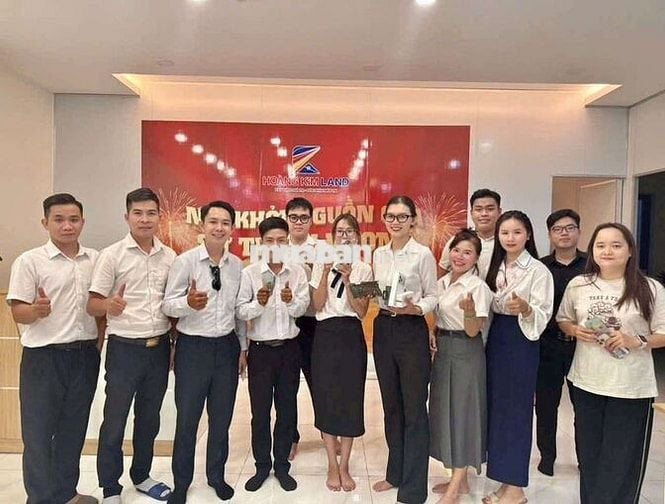 nhân viên làm bất động sản