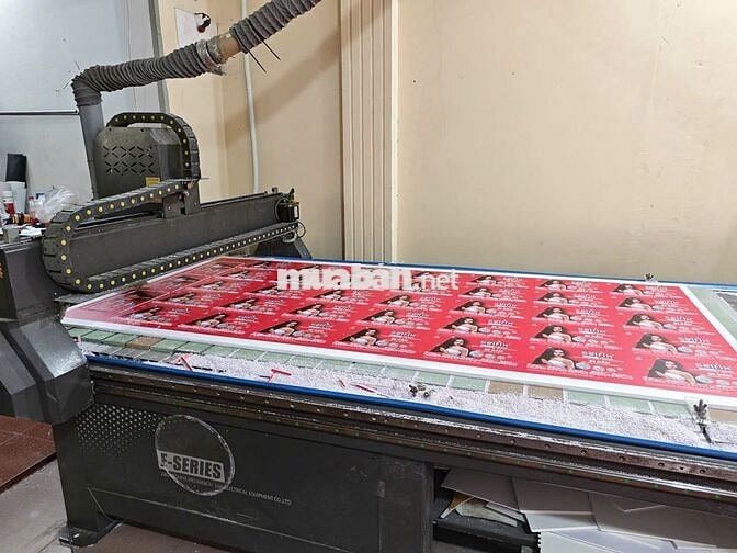 Cần tuyển thợ học việc quảng cáo
