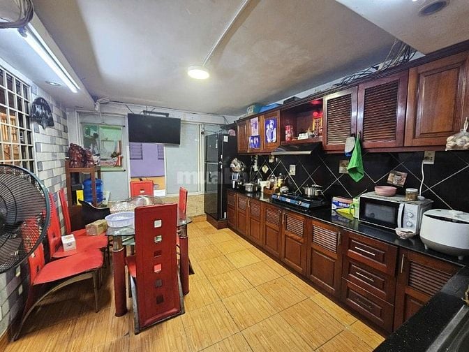Bán nhà mặt tiền căn góc 5 tầng Nguyễn Trãi P2 Q5 giá chỉ 22,5 tỷ.