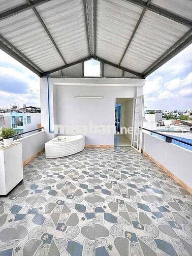 Nhà 3 tầng lầu đúc BTCT đường Đề Thám, Quận 1. Giá 4.86tỷ/49,2m2.
