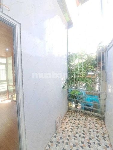 HÀNG HIẾM GIÁ MỀM! Tập Thể Tầng 1 Thông Tầng 2, Đường Ô Tô Tránh, Tiện