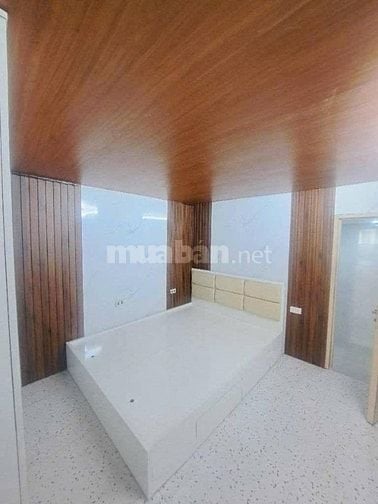 HÀNG HIẾM GIÁ MỀM! Tập Thể Tầng 1 Thông Tầng 2, Đường Ô Tô Tránh, Tiện